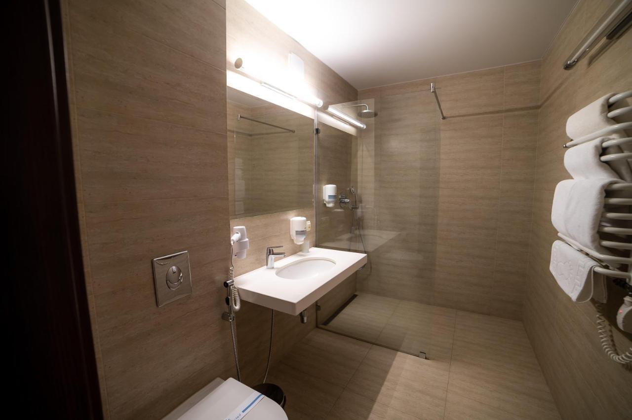 Sribni Leleky Hotel & Spa Lutsʼk Exterior foto