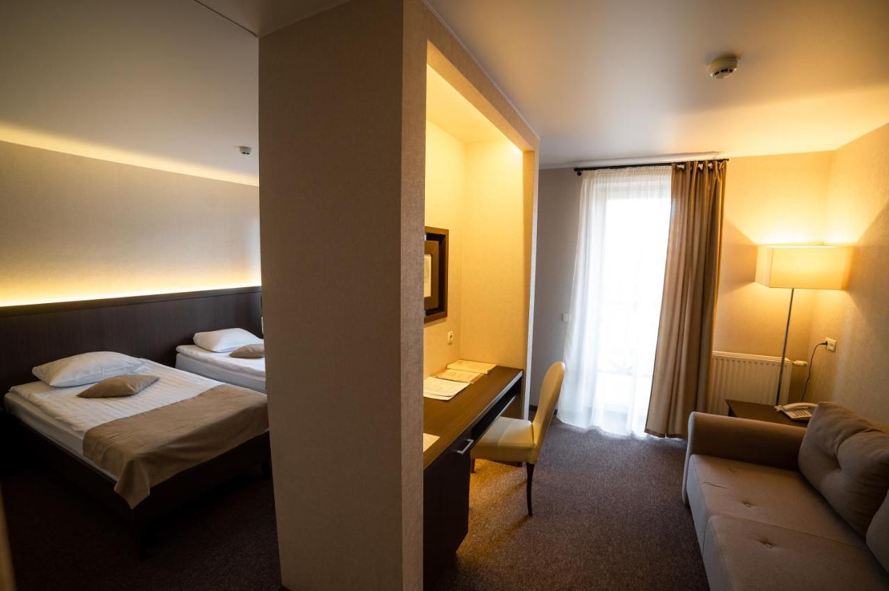 Sribni Leleky Hotel & Spa Lutsʼk Exterior foto